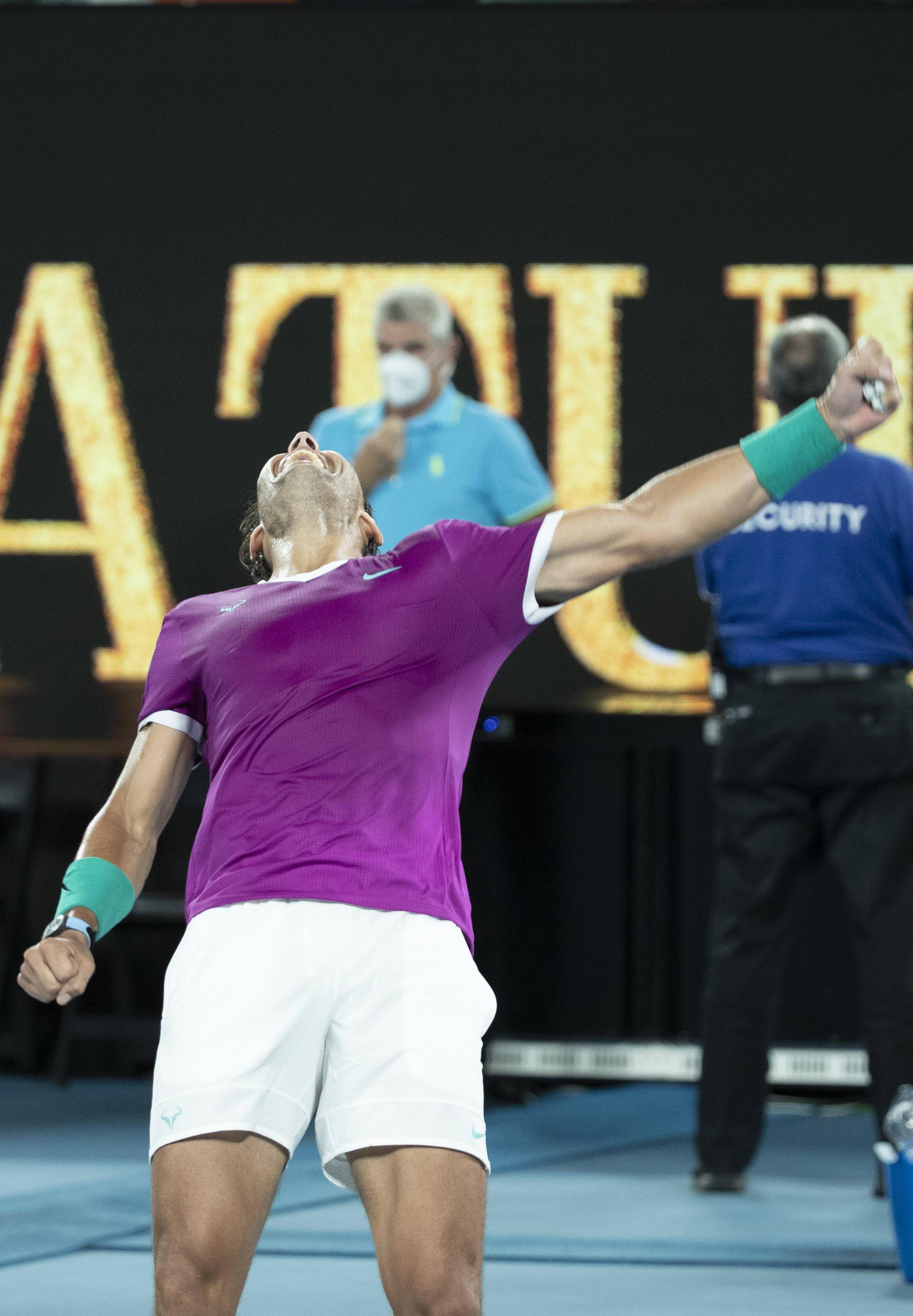 澳网逆转温网，纳达尔带队取胜