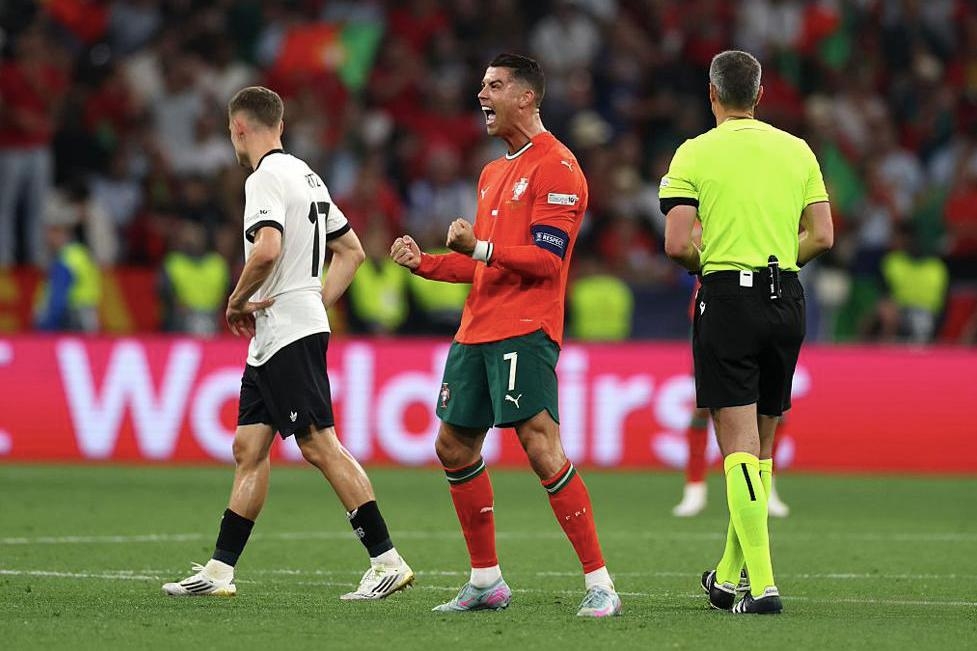 葡萄牙队逆转波兰队，王皓点燃赛场