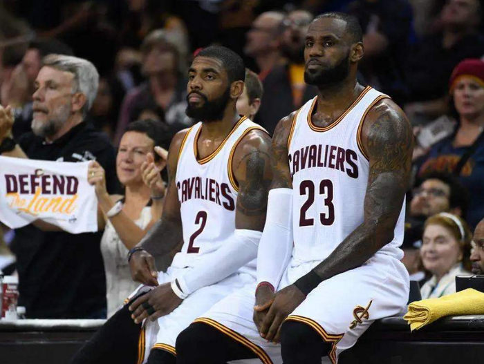 湖人完胜浙江队，欧文扛起全队