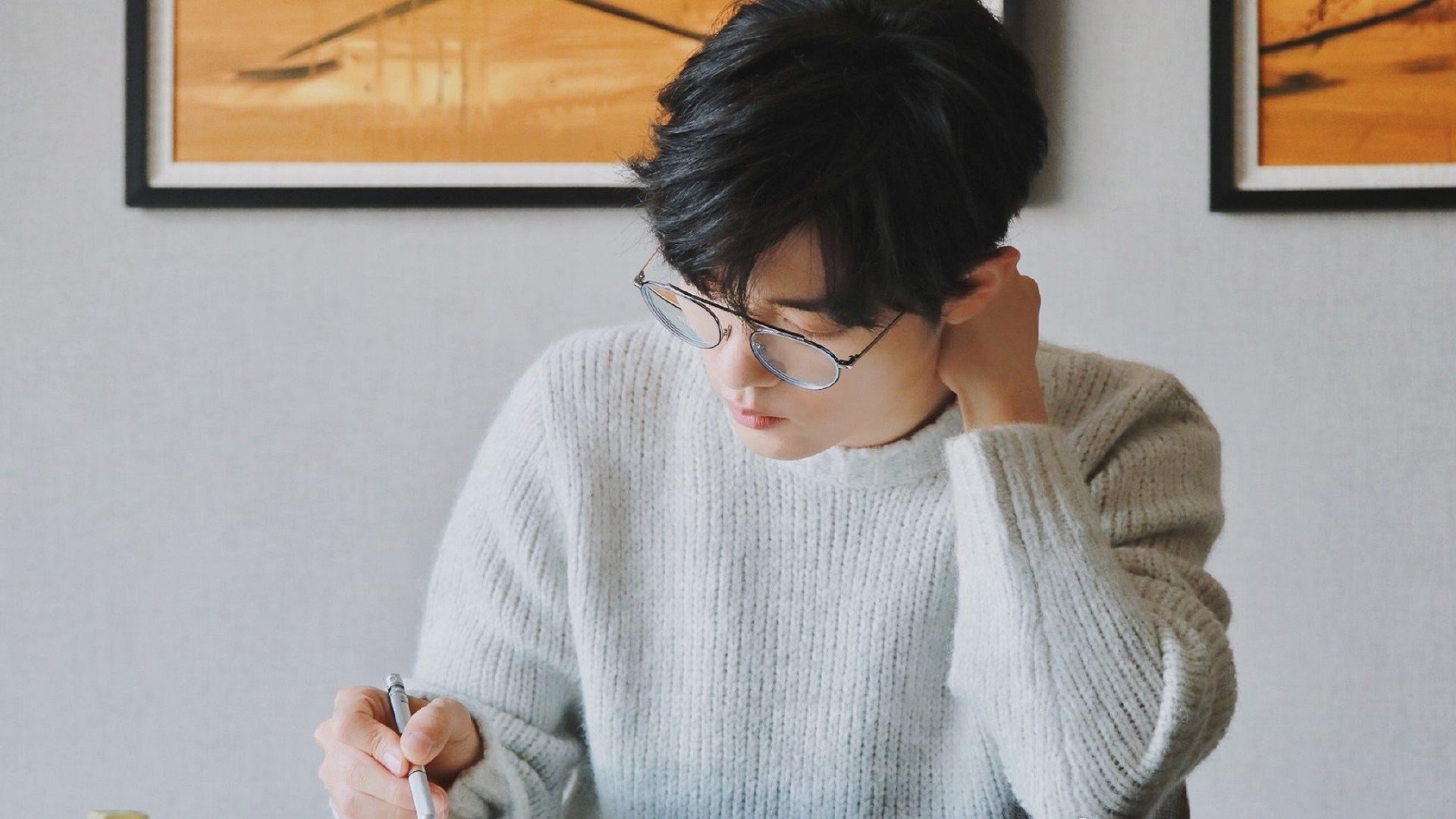 唯一性诠释,那一夜,伯纳乌防线被他切成碎片—阿什拉夫的欧冠半决赛史诗 当速度、智慧与冷酷合而为一,足球史册注定为这个瞬间留白